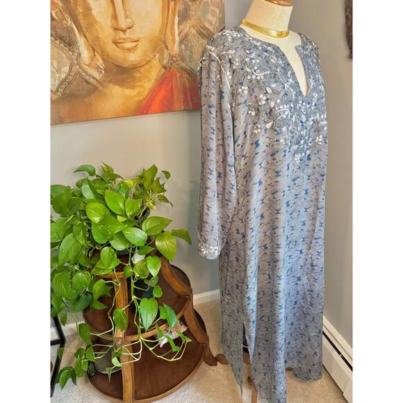 Amaya Dillon Navy 100% Silk Hand Embroidered Kaftan - Picture 7 of 10